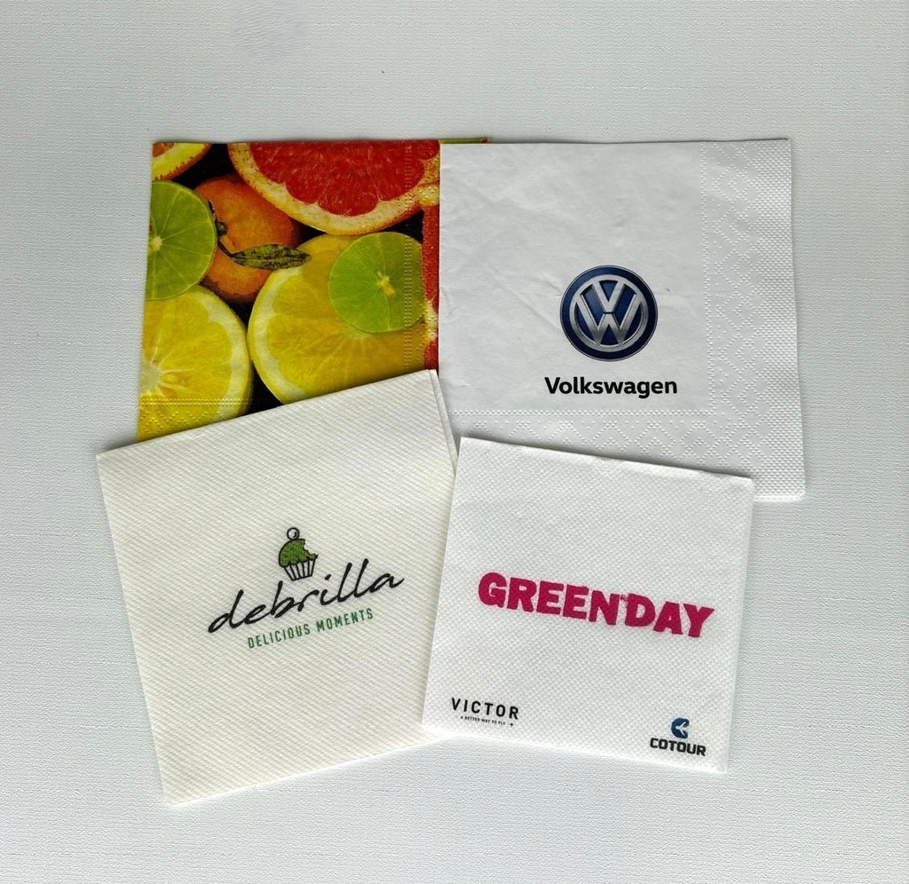 Personlig cocktailserviet i fuldfarve - Sæby trykt med logo